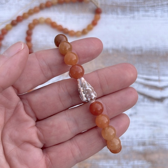 Yellow Drupe Carnelian Sea Shell Necklace - Picture 2 of 4